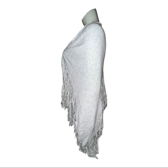 Sole Society Women's Light Gray Fringe Shawl Wool Blend One Size NWOT - Picture 3 of 6